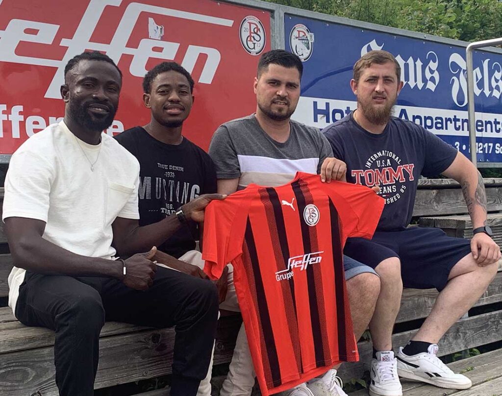 Komla Asessou, Delpiero Bamm, Cheftrainer Samed Erol und Alex Schachmeier (v. l.). © 2025 Probsteier SG 2012 Komla Asessou, Delpiero Bamm, Cheftrainer Samed Erol und Alex Schachmeier (v. l.). © 2025 Probsteier SG 2012