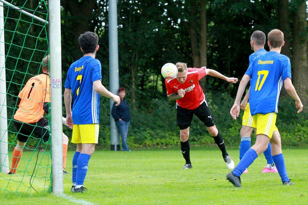 Das 2:0 durch Marc Zeller per Kopfball. © 2023 Ismail Yesilyurt Das 2:0 durch Marc Zeller per Kopfball. © 2023 Ismail Yesilyurt