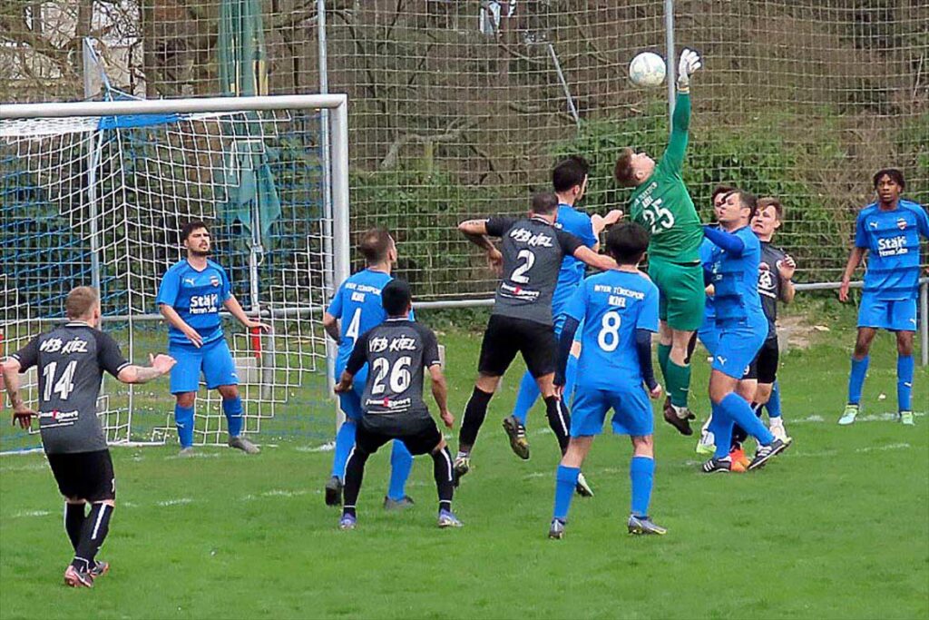 Der VfB Kiel drückte in der Schlussphase. © 2023 Tobias Möhle Der VfB Kiel drückte in der Schlussphase. © 2023 Tobias Möhle