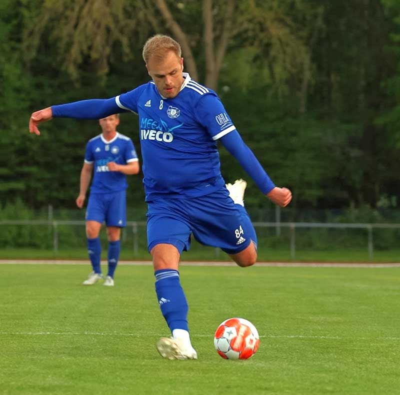 Starker Linksfuß - Yannick Fischer sorgt für viele gefährliche Schnittstellenzuspiele.Quelle - TSV Selent.