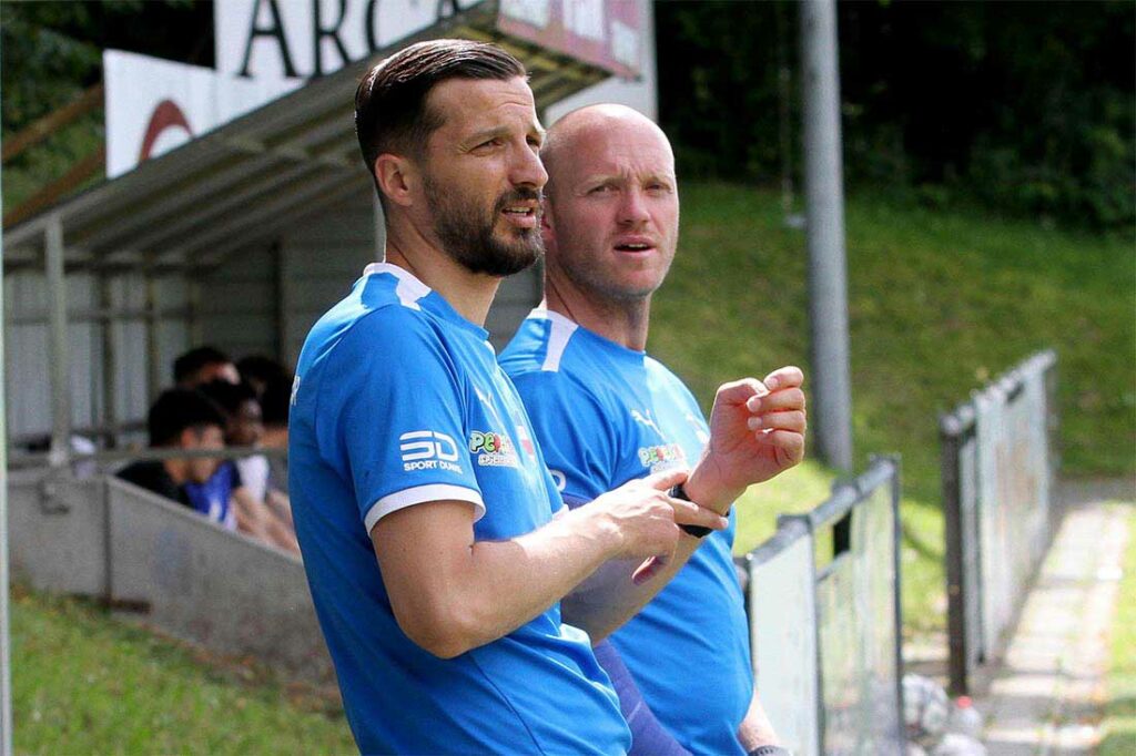 Liridon Imeri (vorne) und Co-Trainer Sascha Schneider hoffen auf einen guten Einstieg in die Saison. © Ismail Yesilyurt
