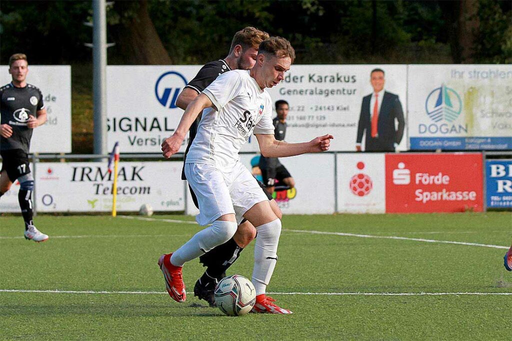 Emin Tanrikulu brachte Inter Türkspor Kiel II erstmals mit 3-2 in Front (Archivfoto). © 2022 Ismail Yesilyurt Emin Tanrikulu brachte Inter Türkspor Kiel II erstmals mit 3-2 in Front (Archivfoto). © 2022 Ismail Yesilyurt