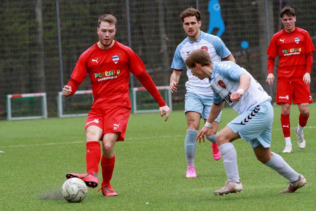 Stian Waschko (li., Inter Türkspor Kiel) erzielte den Kieler Treffer. © 2023 Ismail Yesilyurt Stian Waschko (li., Inter Türkspor Kiel) erzielte den Kieler Treffer. © 2023 Ismail Yesilyurt