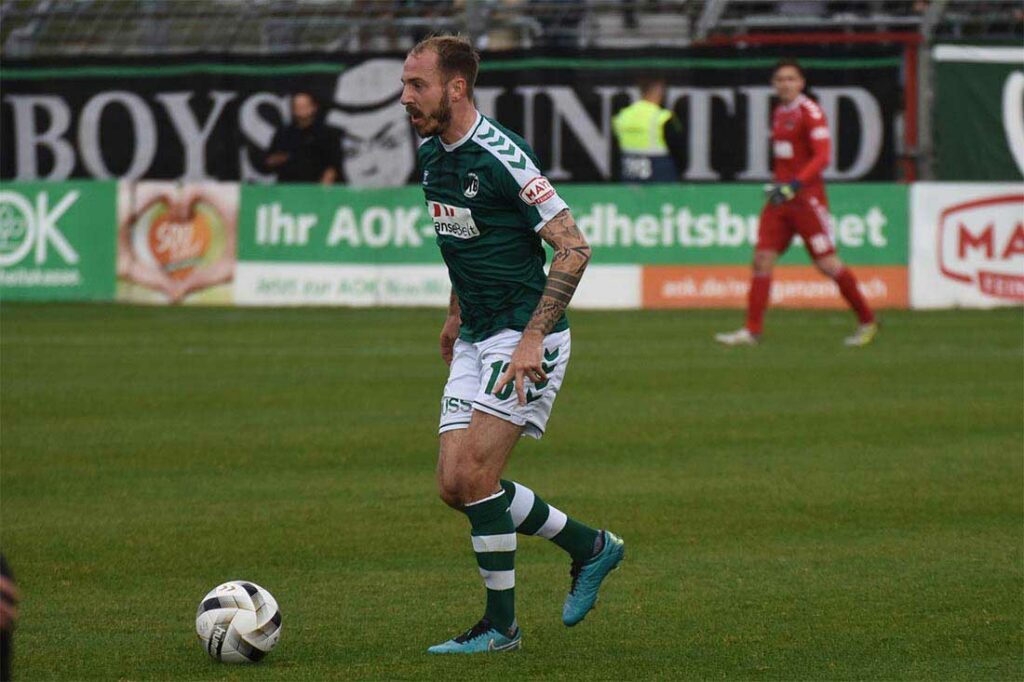 Marvin Thiel vom VfB Lübeck (Archivfoto). © 2022 Olaf Wegerich Marvin Thiel vom VfB Lübeck (Archivfoto). © 2022 Olaf Wegerich