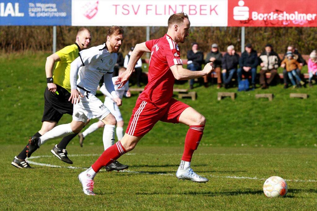 Nervenstark! In der Nachspielzeit trifft Moritz Hübner (TSV Flintbek) zum Golden Goal. © 2023 Ismail Yesilyurt Nervenstark! In der Nachspielzeit trifft Moritz Hübner (TSV Flintbek) zum Golden Goal. © 2023 Ismail Yesilyurt
