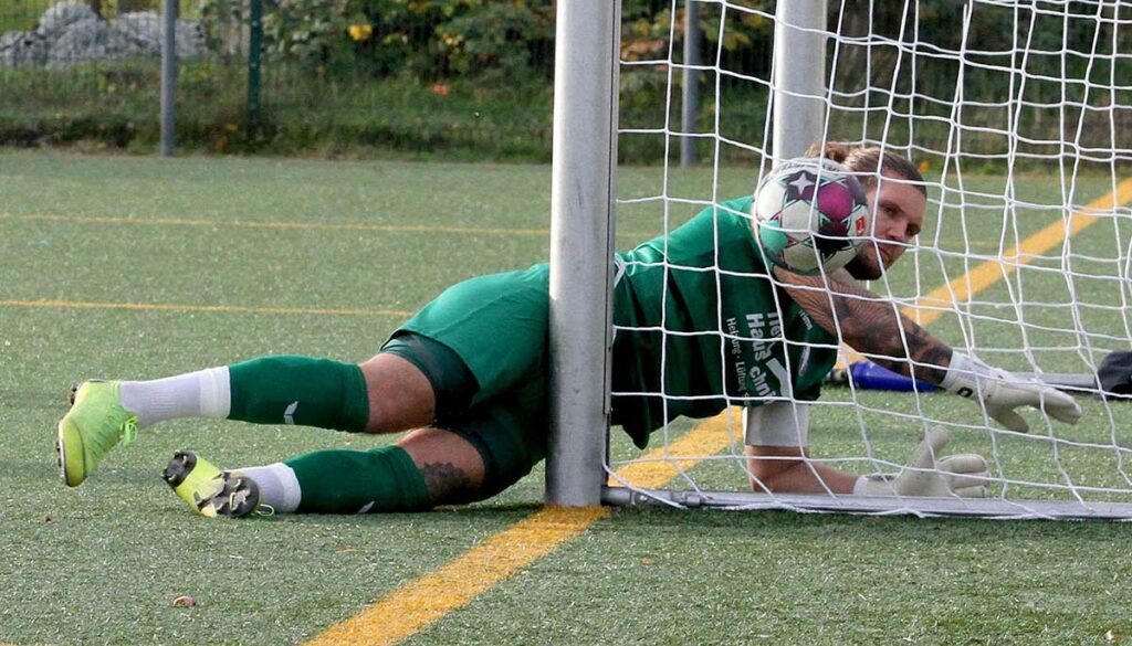 Auf SVT-Keeper Michel Schulz wartet viel Arbeit? Oder? Solche Szenen will Michel natürlich vermeiden. Auf SVT-Keeper Michel Schulz wartet viel Arbeit? Oder? Solche Szenen will Michel natürlich vermeiden.