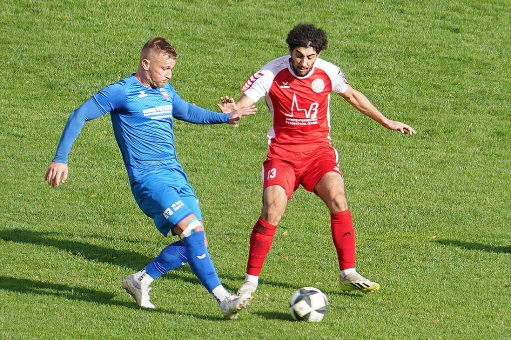 Anton Merz (TSB Flensburg) gegen Rayan Elahi (re., TSV Bordesholm). © 2023 Jacqueline Röder Anton Merz (TSB Flensburg) gegen Rayan Elahi (re., TSV Bordesholm). © 2023 Jacqueline Röder