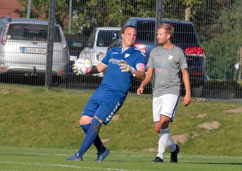 Keeper Nils Fischer (TSV Plön) über sein erstes zu Null freuen. © 2024 Ismail Yesilyurt Keeper Nils Fischer (TSV Plön) über sein erstes zu Null freuen. © 2024 Ismail Yesilyurt