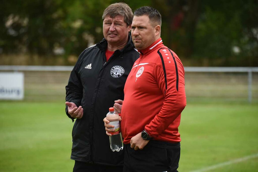 Findet das Bordesholmer Trainergespann Florian Rammer (re.) und Michael Nordheim die richtigen Einstellungen? © 2022 Olaf Wegerich