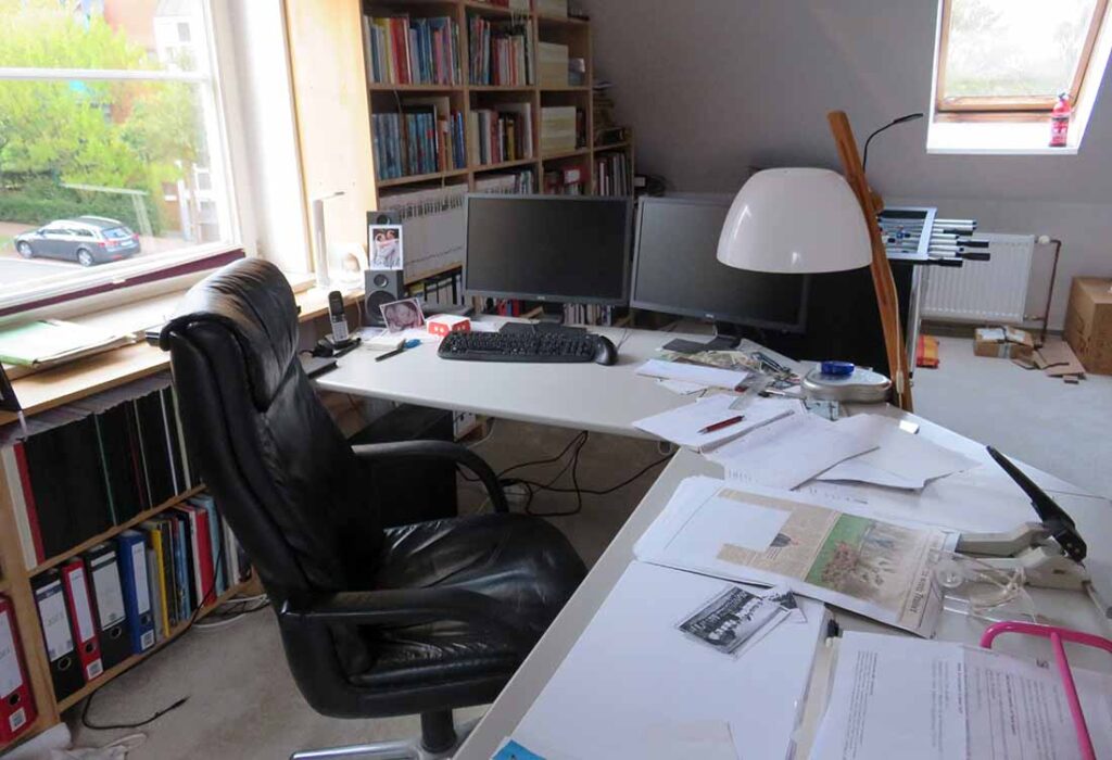 Computer zu Hause. Hier werden die Bücher geschrieben. © Felix Rosek Computer zu Hause. Hier werden die Bücher geschrieben. © Felix Rosek