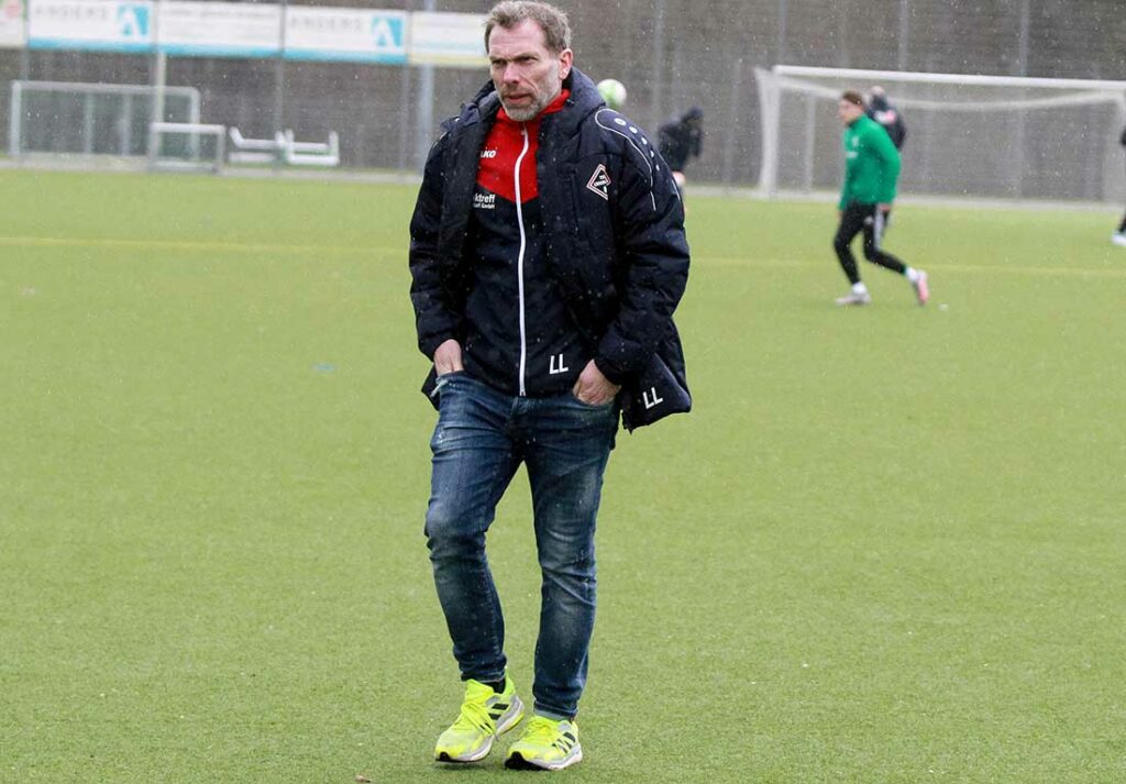 Im letzten Heimspiel holten Lars Lühmann und sein Lägerdorfer Team vieles nach. © 2023 Ismail Yesilyurt Im letzten Heimspiel holten Lars Lühmann und sein Lägerdorfer Team vieles nach. © 2023 Ismail Yesilyurt