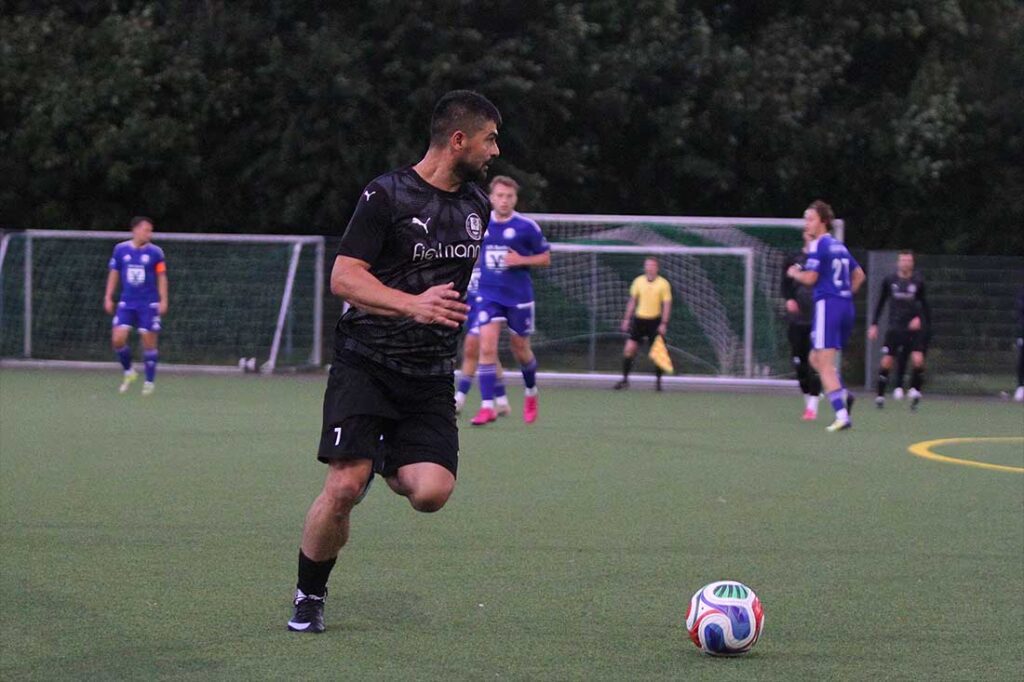 Driton Gashi (TSV Klausdorf) war an vielen gelungenen Offensivaktionen beteiligt. © 2026 Ismail Yesilyurt Driton Gashi (TSV Klausdorf) war an vielen gelungenen Offensivaktionen beteiligt. © 2026 Ismail Yesilyurt.jpg