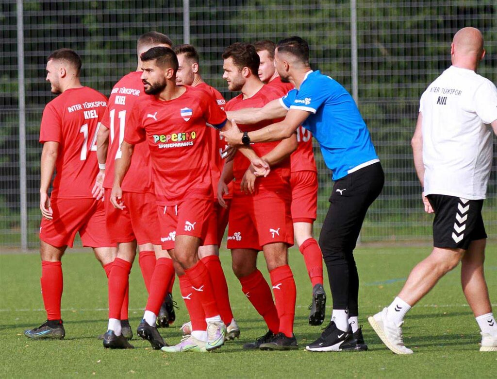 Rezan Acer ist nach seinem 2:2 mit Energie vollgeladen. Quelle: Ismail Yesilyurt Rezan Acer ist nach seinem 2:2 mit Energie vollgeladen. Quelle: Ismail Yesilyurt