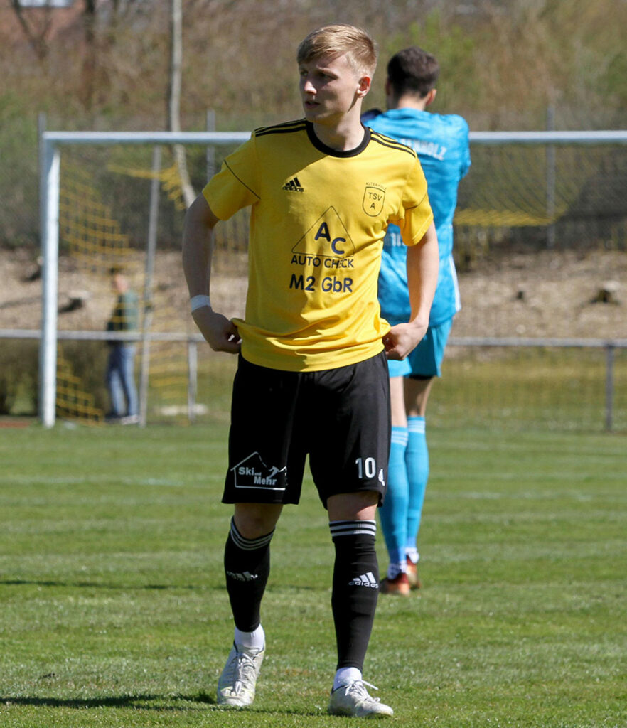 Justin Petersen traf im letzten Heimspiel und bleibt in der Oberliga. In der kommenden Saison beim neuen Arbeitgeber Inter Türkspor Kiel. © Ismail Yesilyurt