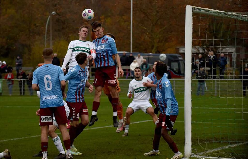 Timo Barendt (PSV Neumünster) vs Dan Emillian Neicu (SC Weiche Flensburg II). © 2023 Olaf Wegerich Timo Barendt (PSV Neumünster) vs Dan Emillian Neicu (SC Weiche Flensburg II). © 2023 Olaf Wegerich