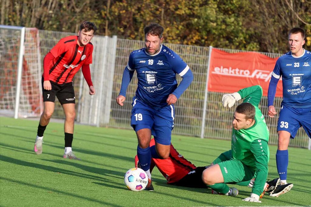 Abwehrchef Florian Ziehmer (Preetzer TSV) zielte bei seinem Elfmeter zu genau. © 2025 Ismail Yesilyurt Abwehrchef Florian Ziehmer (Preetzer TSV) zielte bei seinem Elfmeter zu genau. © 2025 Ismail Yesilyurt