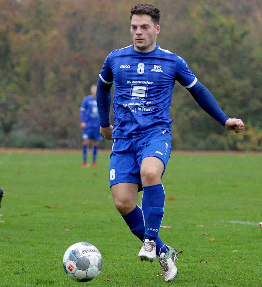 Sicherer Elfmeterschütze beim Preetzer TSV – Linksfuß Maximilian Zimmermann. Sicherer Elfmeterschütze beim Preetzer TSV - Linksfuß Maximilian Zimmermann
