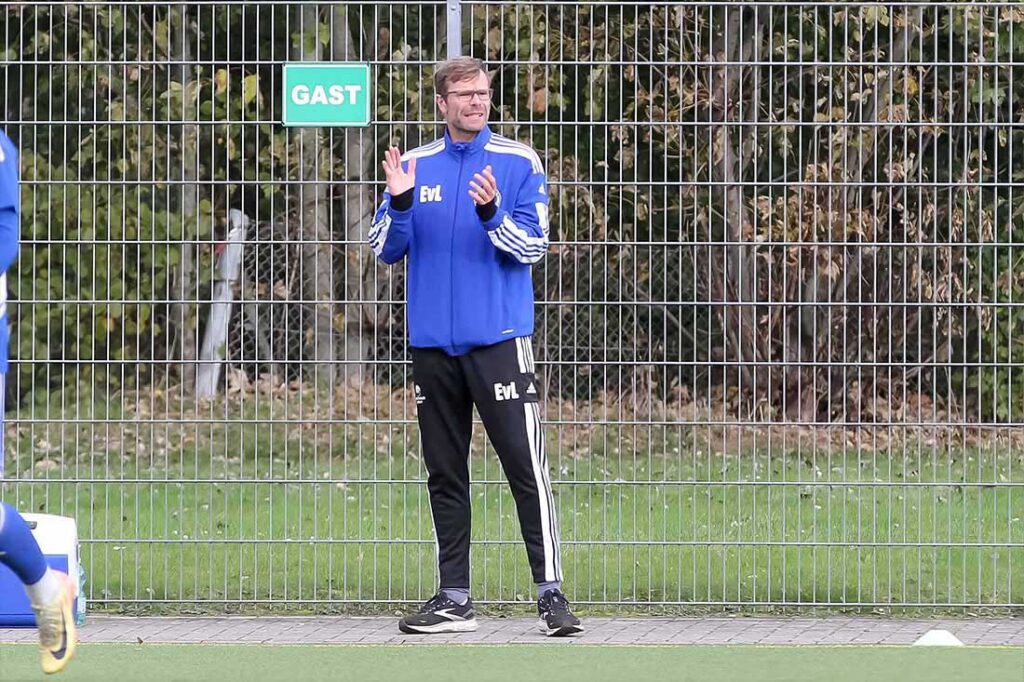 Coach Erik von Lanken durfte sich über eine reife Leistung seines TSV Rantrum freuen. © 2024 Ismail Yesilyurt
