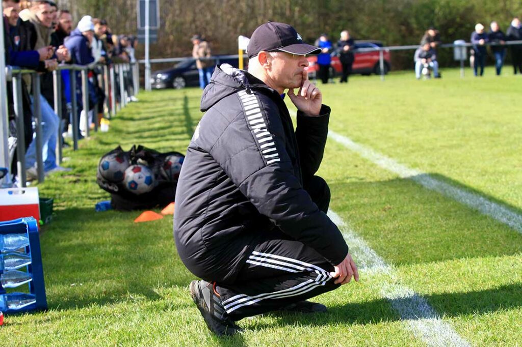 Cheftrainer Michael Rohwedder (SpVg Eidertal Molfsee). © 2023 Ismail Yesilyurt Cheftrainer Michael Rohwedder (SpVg Eidertal Molfsee). © 2023 Ismail Yesilyurt