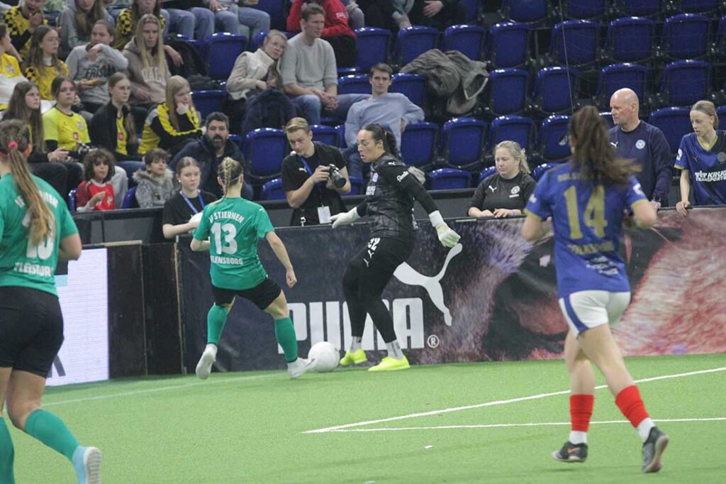 Torhüterin Lela-Celin Naward (Holstein Kiel) im Spiel gegen den IF Stjernen Flensborg. © 2026 Ismail Yesilyurt Torhüterin Lela-Celin Naward (Holstein Kiel) im Spiel gegen den IF Stjernen Flensborg. © 2026 Ismail Yesilyurt
