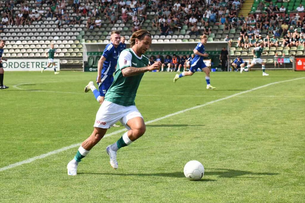Felix Drinkuth (VfB Lübeck) stellt den Endstand gegen den Greifswalder FC her. © 2024 Olaf Wegerich Felix Drinkuth (VfB Lübeck) stellt den Endstand gegen den Greifswalder FC her. © 2024 Olaf Wegerich