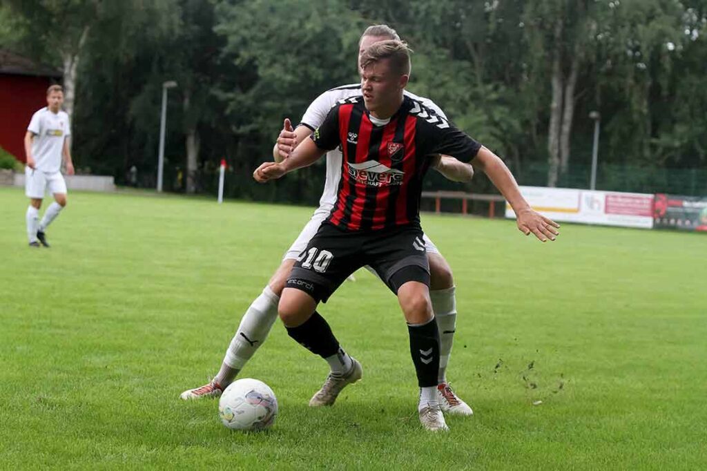 Bjarne Kuhn (TSV Kropp) macht in Jevenstedt den Deckel drauf. © 2024 Ismail Yesilyurt Bjarne Kuhn (TSV Kropp). © 2024 Ismail Yesilyurt