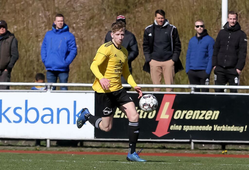 Sören Schnoor (TSV Altenholz) brachte auch im zweiten Abschnitt frischen Wind mit. Sören Schnoor (TSV Altenholz) brachte auch im zweiten Abschnitt frischen Wind mit. © Ismail Yesilyurt