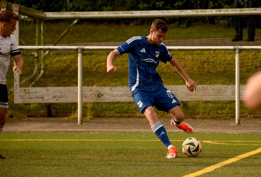 Felix Struck traf dreimal gegen die Nord-Kickers. © 2025 Olaf Wegerich