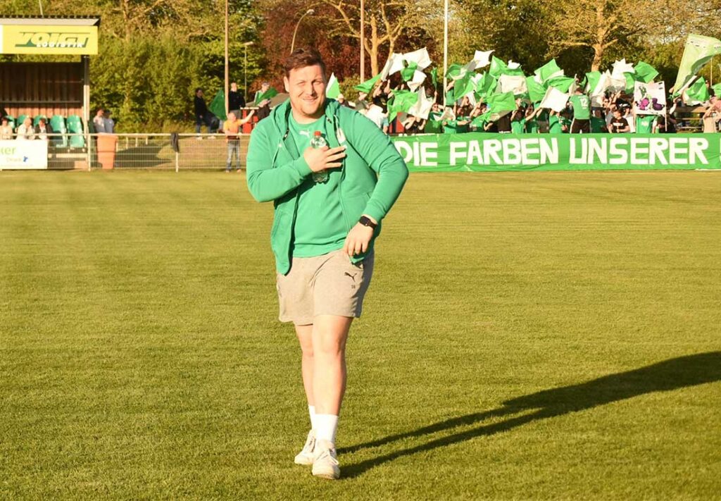 PSV-Coach Dennis Buthmann (PSV Neumünster). © 2025 Olaf Wegerich PSV-Coach Dennis Buthmann (PSV Neumünster) freut sich auf ein interessantes Stadtderby.© 2025 Olaf Wegerich