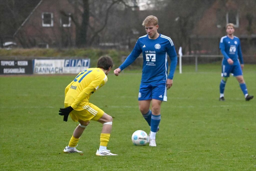 Florian Kracht (OTSV) gegen Joris Scherbath (Nortorf). © 2025 Olaf Wegerich Florian Kracht (OTSV) gegen Joris Scherbath (Nortorf). © 2025 Olaf Wegerich