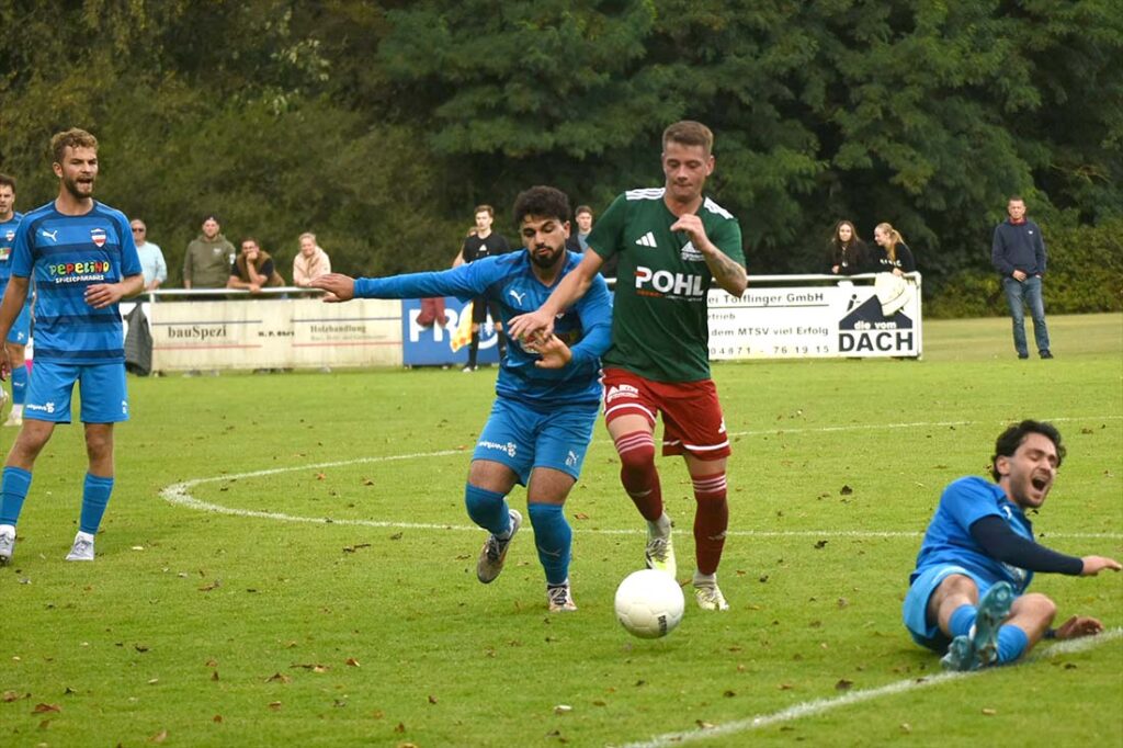 Abbas Sharba (Inter) gegen Killian Pingel (re., MTSV). © 2025 Olaf Wegerich Abbas Sharba (Inter) gegen Killian Pingel (re., MTSV). © 2025 Olaf Wegerich