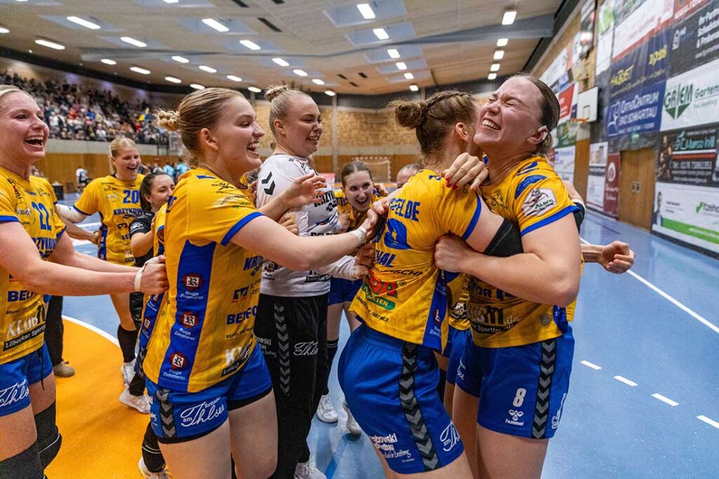 Großer Jubel beim SV Todesfelde über den historischen ersten Punkt in der 2. Frauen-Bundesliga.  © 2026 Sönke Ehlers