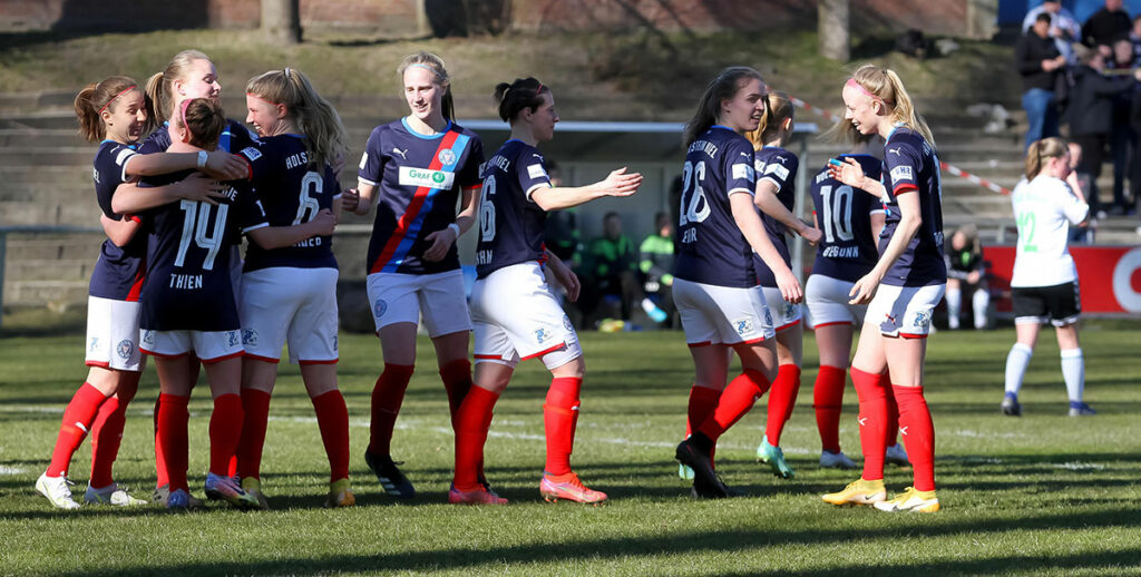 Können die Holstein Women jubeln. Das letzte Finale im SHFV-LOTTO-Pokal verlorer die Kielerinnen mit 2:3 n. V. gegen Henstedt-Ulzburg. © Ismail Yesilyurt