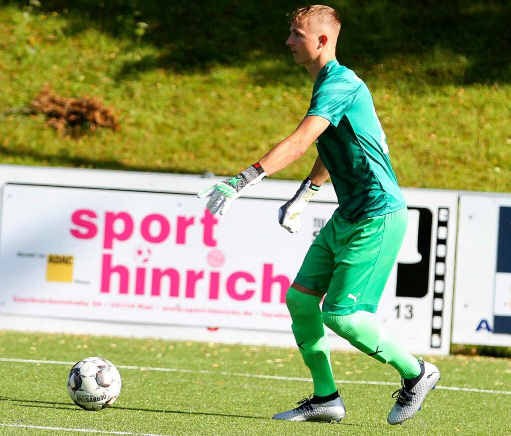 In Klausdorf, wo grün-weiß die Vereinsfarben sind, wird Nico Ganzel seine Trikofarbe wechseln müssen. In Klausdorf, wo grün-weiß die Vereinsfarben sind, wird Nico Ganzel seine Trikofarbe wechseln müssen.