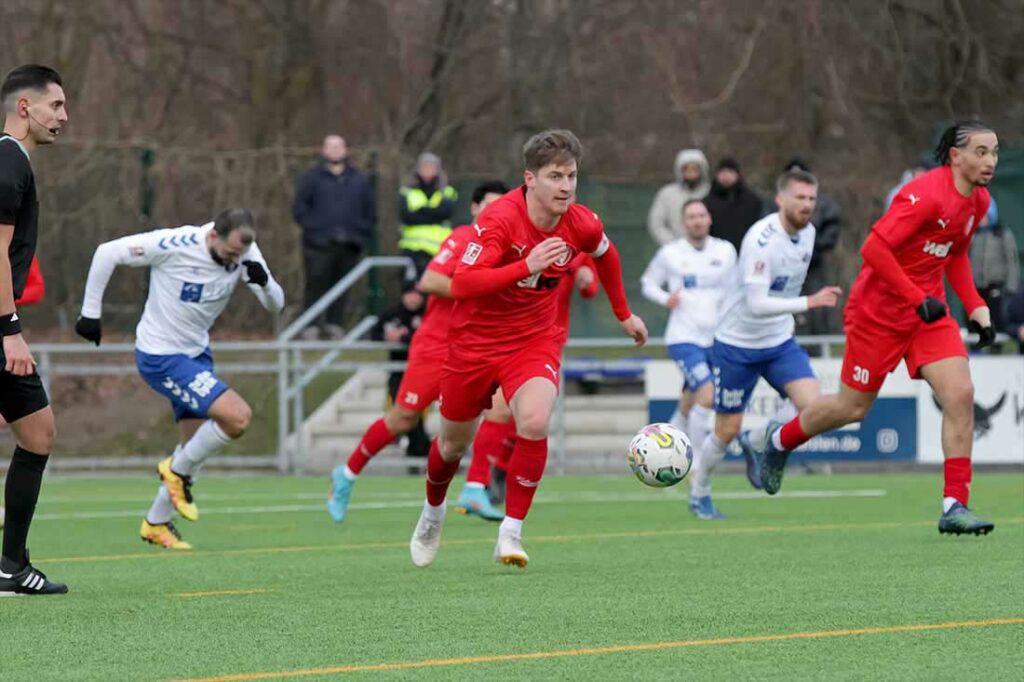 Tom Warncke (Kilia Kiel) hat alles, was einen kompletten und guten Fußballer auszeichnet. © 2024 Ismail Yesilyurt Tom Warncke (Kilia Kiel) hat alles, was einen kompletten Fußballer auszeichnet. © 2024 Ismail Yesilyurt