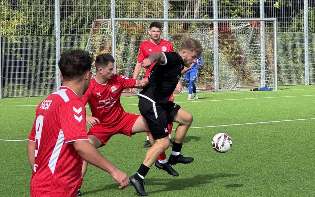 Lennard Reinke (in schwarz, Probsteier SG) arbeitete wie immer sehr viel für das Team. © 2026 Lutz Schluensen Lennard Reinke (in schwarz, Probsteier SG) arbeitete wie immer sehr viel für das Team. © 2026 Lutz Schluensen