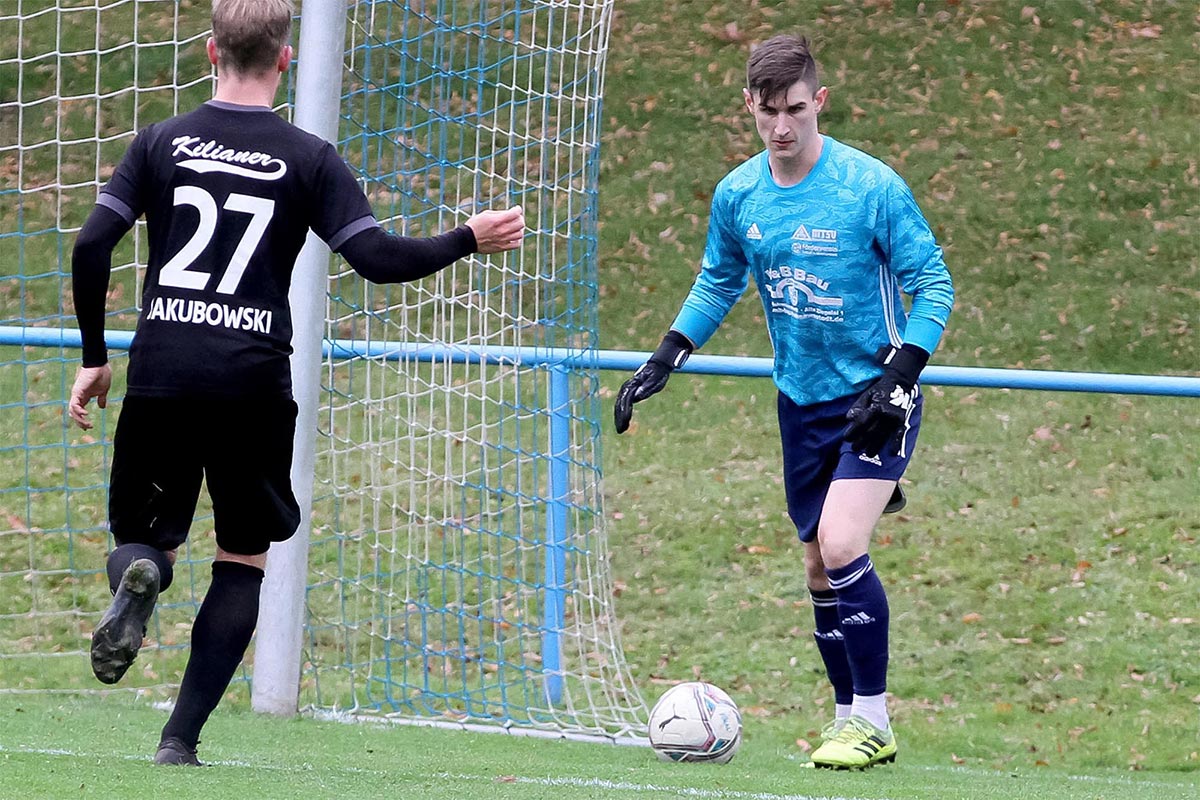 Keeper Enno Beckmann (MTSV Hohenwestedt). © Ismail Yesilyurt Die Parade von Keeper Enno Beckmann (MTSV Hohenwestedt) legte den Grundstein zum klaren 5:0-Erfolg gegen Gettorf. © Ismail Yesilyurt