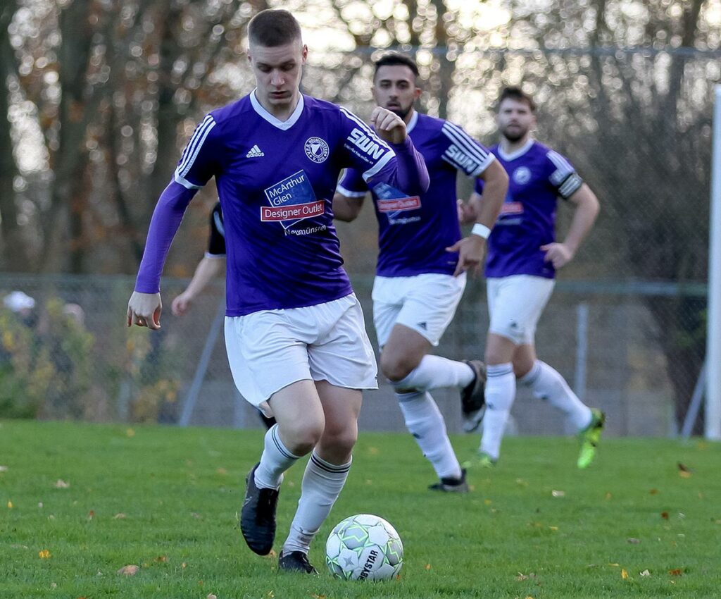 Matchwinner Mika Hirsch (VfR Neumünster) - zwei Tore selbst erzielt und einen Treffer vorbereitet. © Ismail Yesilyurt