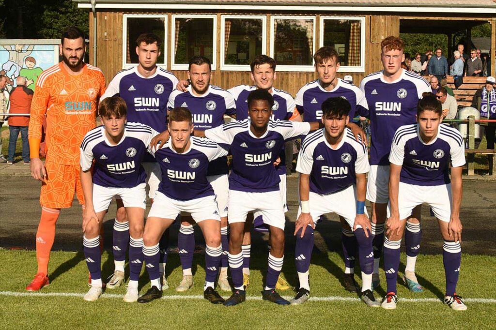 Die Startelf des VfR Neumünster in Boostedt. © 2023 Olaf Wegerich Die Startelf des VfR Neumünster in Boostedt. © 2023 Olaf Wegerich
