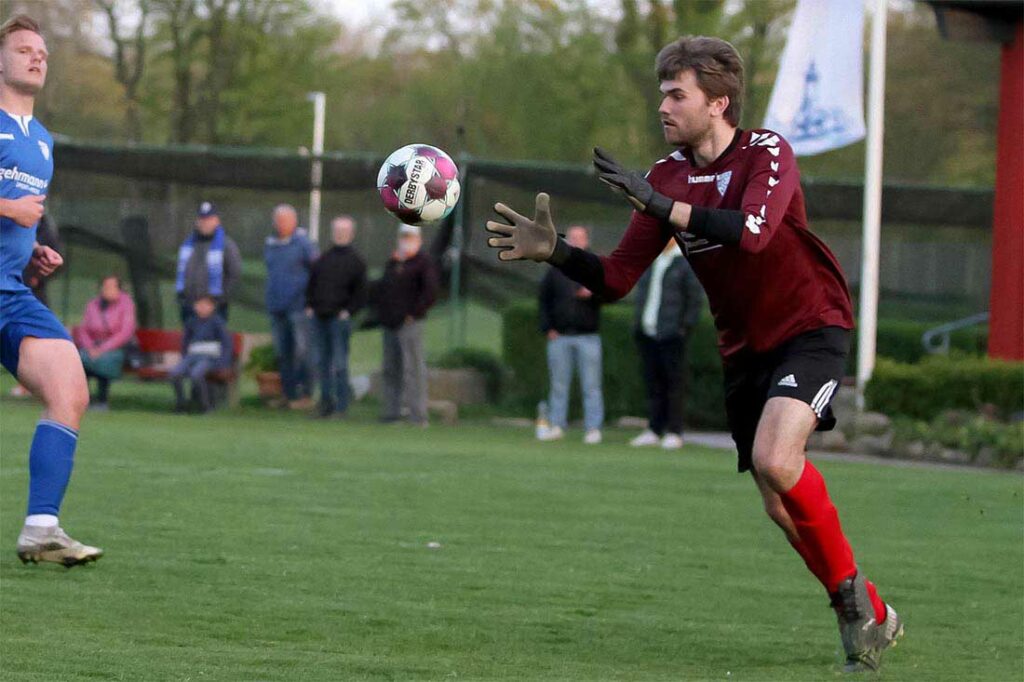 Keeper Jannes Menze hatte einen ruhigen Samstagnachmittag (Archivfoto). © 2022 Ismail Yesilyurt Keeper Jannes Menze hielt den Sieg für den TSV Plön fest (Archivfoto). © Ismail Yesilyurt