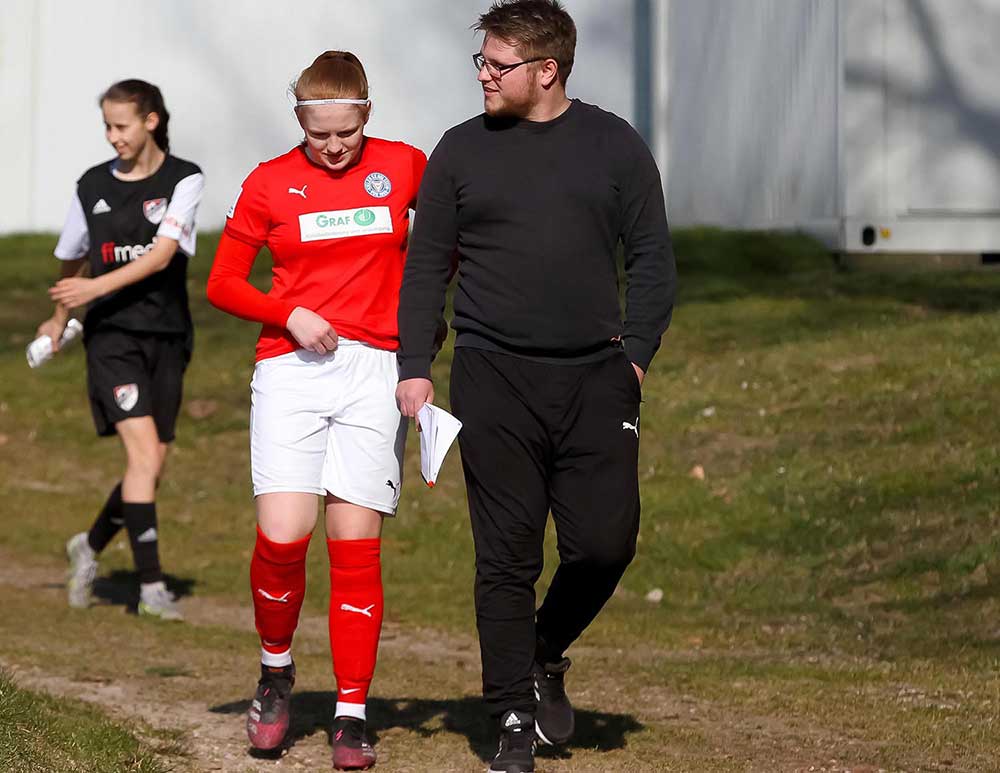 U17-Trainer Jannik Heitmann und Kaja Kienitz können ein freies Wochenende genießen. U17-Trainer Jannik Heitmann und Kaja Kienitz können ein freies Wochenede genießen