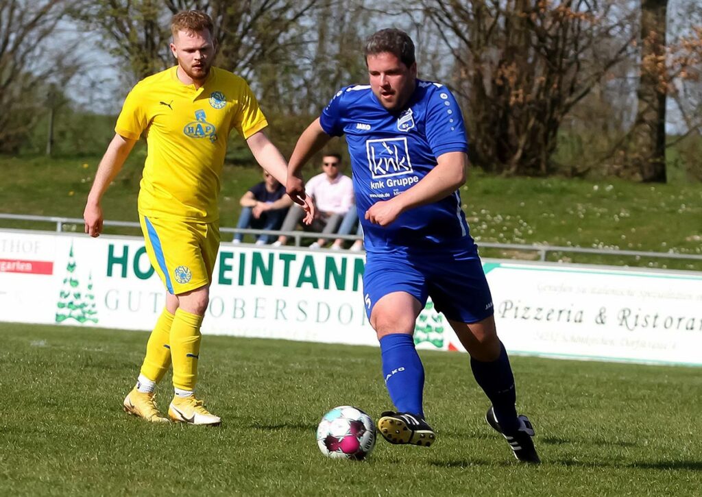Hannes Rönnau ist mit seinem Partner in der Innenverteidigung, Danny Heese, ein sicherer Rückhalt im Spielsystem. © Ismail Yesilyurt