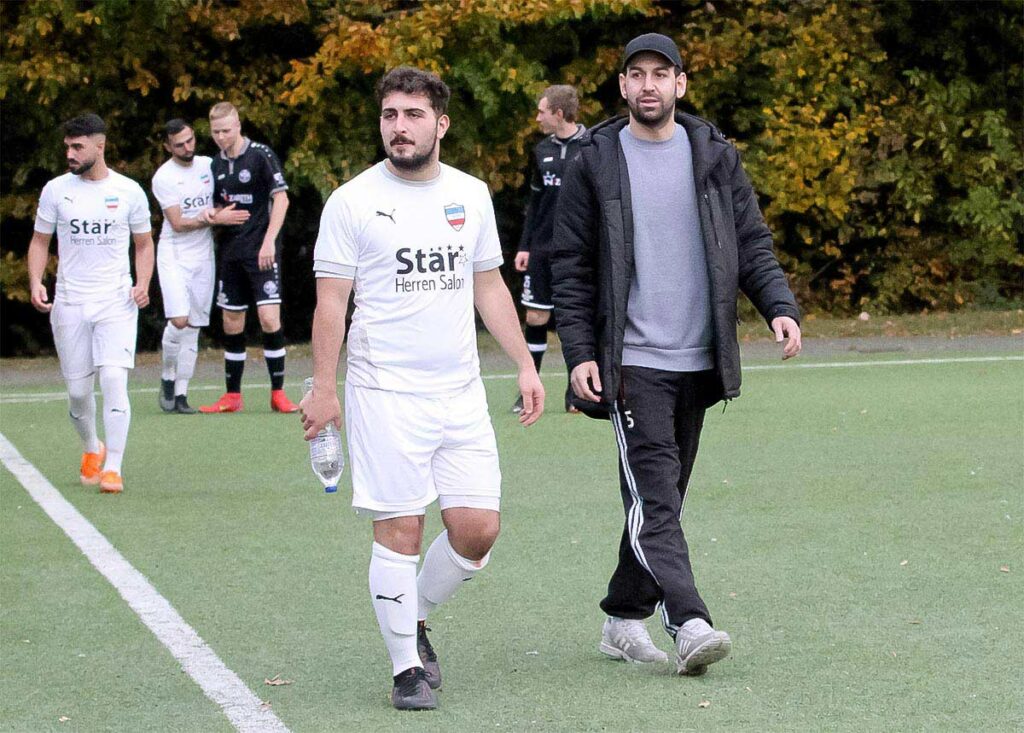 Trainer Nurol Ergen ist in der neuen Saison nicht mehr dabei. Auch Gökhan Kocaoglu, der zum Preetzer TSV wechselt. © Ismail Yesilyurt