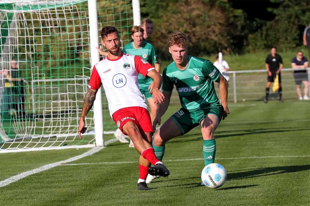 Manuel Farrona Pulido (li., VfB Lübeck) bereitete die Führung ganz stark vor. © 2024 Ismail Yesilyurt Manuel Farrona Pulido (li., VfB Lübeck) bereitete die Führung ganz stark vor. © 2024 Ismail Yesilyurt