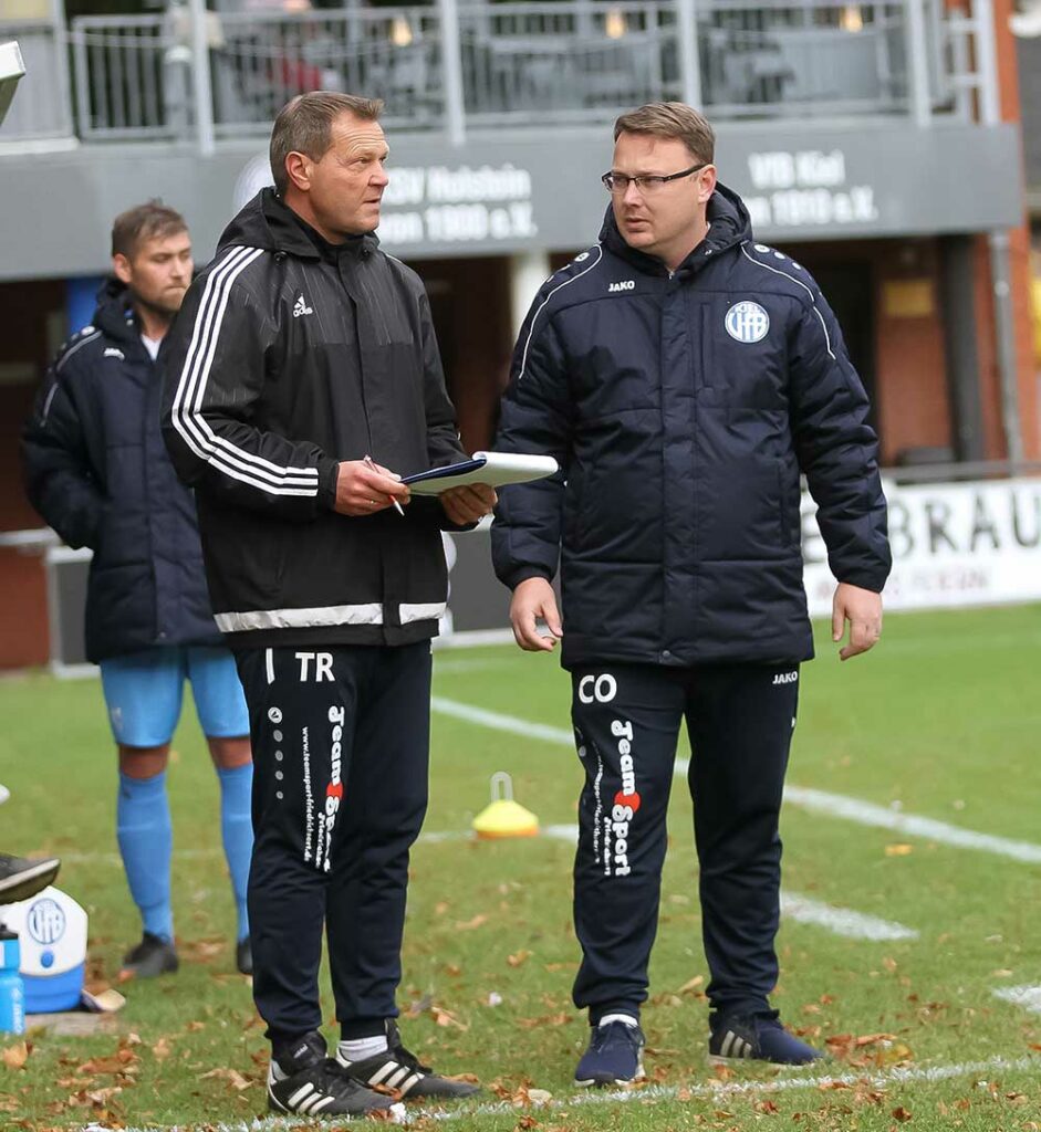 Das Erfolgstrainer-Gespann des VfB Kiel Matthias Liebal (li.) und Tim Spirgatis. Das Erfolgstrainer-Gespann des VfB Kiel Matthias Liebal (li.) und Tim Spirgatis. © Ismail Yesilyurt