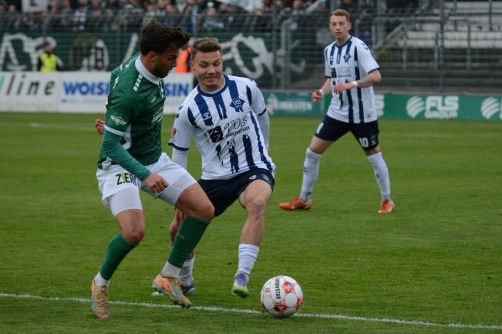 Yusuf Wardak (VfB Lübeck) gegen Rafael Brand (VfB Oldenburg). © 2026 Olaf Wegerich Yusuf Wardak (VfB Lübeck) gegen Rafael Brand (VfB Oldenburg). © 2026 Olaf Wegerich