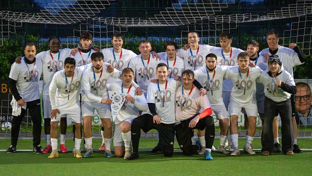 Der Meister der Verbandsliga Nord, die U23 des Heider SV, ist für viele Kontrahenten eine Wundertüte. © 2025 Volker Schlichting Meister der Verbandsliga Nord - die U23 des Heider SV. © 2025 Volker Schlichting