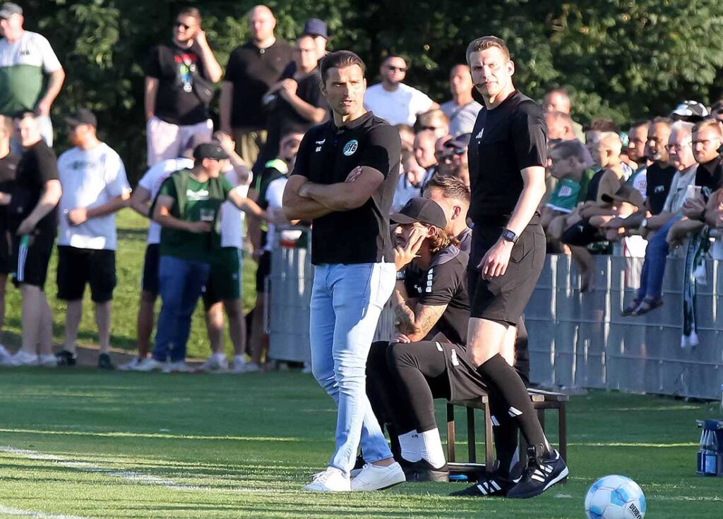 Trainer Guerino Capretti setzt seine gute Arbeit beim VfB Lübeck fort. © 2024 Ismail Yesilyurt Trainer Guerino Capretti setzt seine gute Arbeit beim VfB Lübeck fort. © 2024 Ismail Yesilyurt