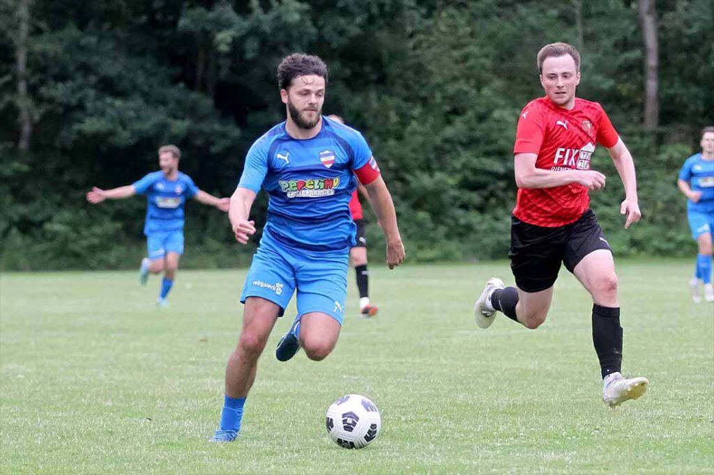 Serkan Yildirimer (Inter Türkspor Kiel) markiert den 4:2-Endstand in Reinfeld. © 2025 Ismail Yesilyurt Serkan Yildirimer (Inter Türkspor Kiel) markiert den 4:2-Endstand in Reinfeld. © 2025 Ismail Yesilyurt