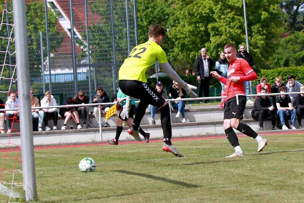 Das ist schon mehr als eine Vorentscheidung. Silas Lohse (Rot-Schwarz Kiel) beim 3:0. © 2023 Ismail Yesilyurt